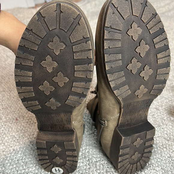 Just Fab booties with Buckles - Picture 3 of 4